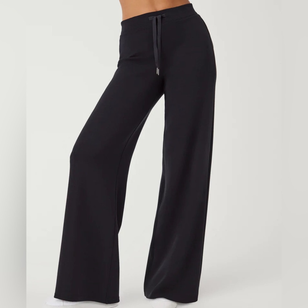 SPANX AirEssentials Wide Leg Pant *Petite*